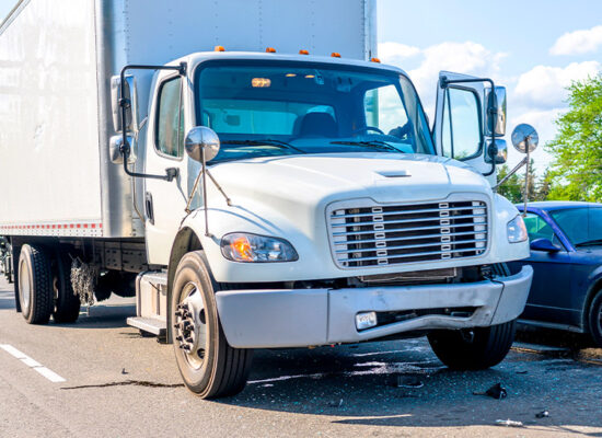 Accidentes de Camión en McAllen: Por qué una responsabilidad compleja exige un abogado experto en accidentes de camión en McAllen